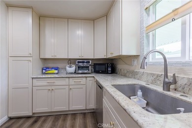 Beautifully remodeled and move-in ready mobile home located in - photo 18