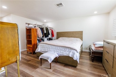 Beautifully remodeled and move-in ready mobile home located in - photo 21