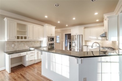 Beautiful 5-bedroom, 4.5-bath home located in the highly - photo 23