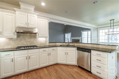 Beautiful 5-bedroom, 4.5-bath home located in the highly - photo 24