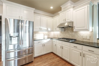 Beautiful 5-bedroom, 4.5-bath home located in the highly - photo 25
