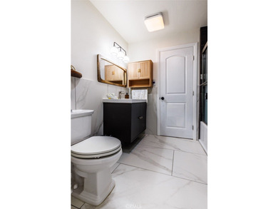 Beautifully remodeled and move-in ready mobile home located in - photo 31