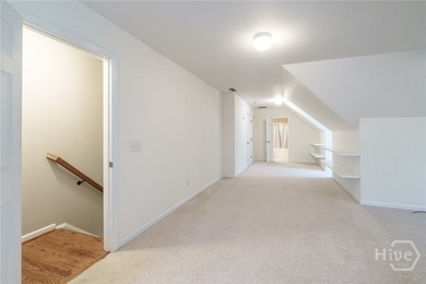 Beautiful 5-bedroom, 4.5-bath home located in the highly - photo 44