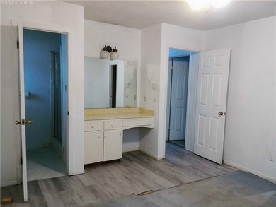 MOTIVATED SELLER !!! THEY ARE WILLING TO GIVE A $10,000.00 - photo 11
