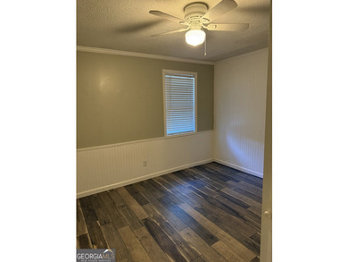 This beautiful, renovated duplex is located approximately 4 - photo 5