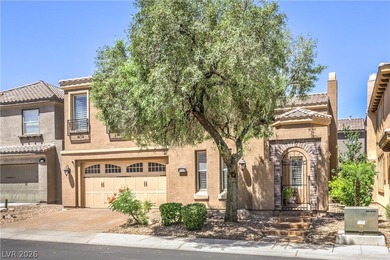 Welcome to this beautifully appointed Tuscan-inspired home - photo 3