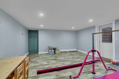 This 4-bedroom, 3-bath Mississippi Riverfront home is certain to - photo 30