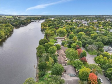 This 4-bedroom, 3-bath Mississippi Riverfront home is certain to - photo 39