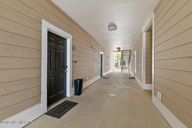Welcome to Montreux Living! This beautifully upgraded 3-bedroom - photo 2