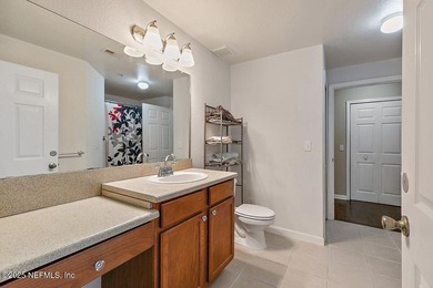 Welcome to Montreux Living! This beautifully upgraded 3-bedroom - photo 4