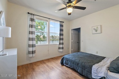 Welcome to Montreux Living! This beautifully upgraded 3-bedroom - photo 10