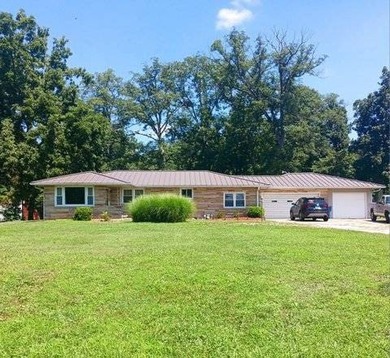 (private lake, pond, creek) Home For Sale in Robinson Illinois