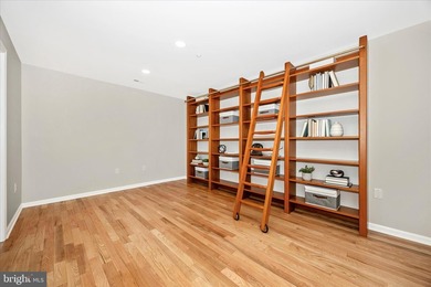 A rare 3,050 square -foot penthouse on the edge of Baker Park - photo 5