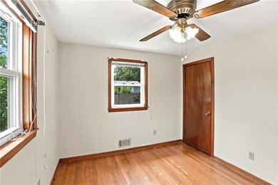 Welcome to this well-maintained 3-bedroom, 1-bath home in - photo 11