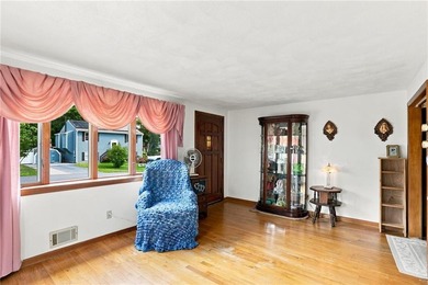 Welcome to this well-maintained 3-bedroom, 1-bath home in - photo 15