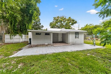 Located in Fort Pierce's Historic District, this charming home - photo 16