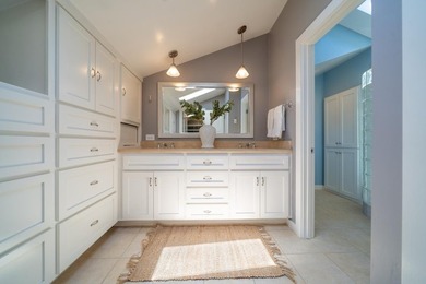 Perfectly positioned on one of the most sought-after streets in - photo 21