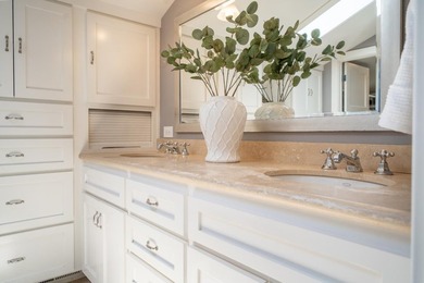 Perfectly positioned on one of the most sought-after streets in - photo 23