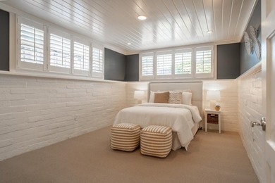 Perfectly positioned on one of the most sought-after streets in - photo 25