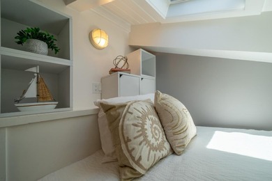 Perfectly positioned on one of the most sought-after streets in - photo 31