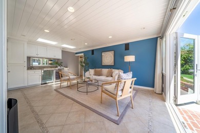 Perfectly positioned on one of the most sought-after streets in - photo 36