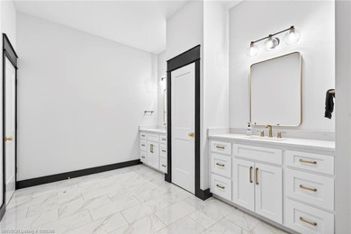 Quality New Construction Home by Robberson Custom Homes! - photo 44