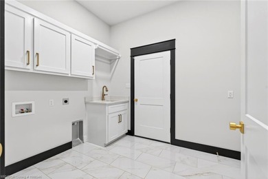 Quality New Construction Home by Robberson Custom Homes! - photo 47