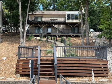 Lake of the Ozarks Home For Sale in Four Seasons Missouri
