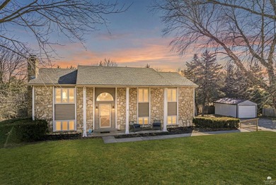 Milford Lake Home For Sale in Milford Kansas