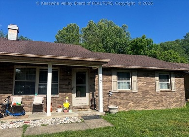 MOTIVATED SELLERS! Move-in ready 3 bedroom, 2 full bath brick - photo 1