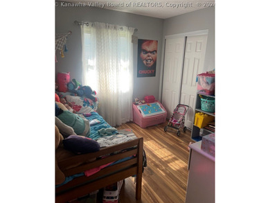 MOTIVATED SELLERS! Move-in ready 3 bedroom, 2 full bath brick - photo 9