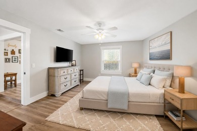 Fully RENOVATED from top to bottom, 3007 Longwood Cir. is a - photo 12
