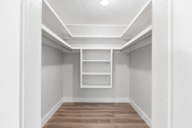 Fully RENOVATED from top to bottom, 3007 Longwood Cir. is a - photo 13