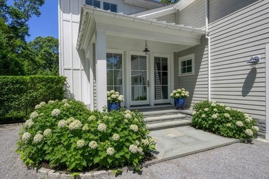 Beautifully constructed and thoughtfully designed, this stunning - photo 3
