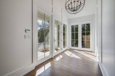 Beautifully constructed and thoughtfully designed, this stunning - photo 4