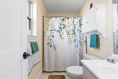 Fully RENOVATED from top to bottom, 3007 Longwood Cir. is a - photo 15
