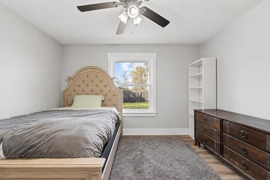 Fully RENOVATED from top to bottom, 3007 Longwood Cir. is a - photo 17