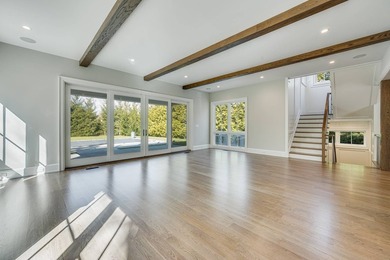 Beautifully constructed and thoughtfully designed, this stunning - photo 9