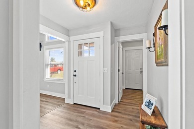 Fully RENOVATED from top to bottom, 3007 Longwood Cir. is a - photo 21