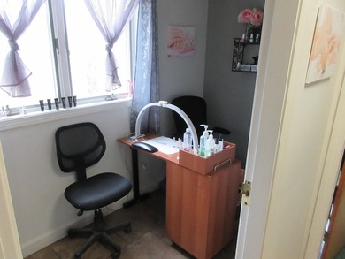 Great opportunity to own a property in commercial/residential - photo 22