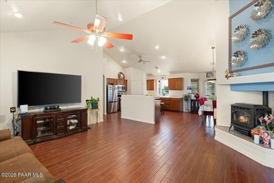 This beautifully maintained single-story ranch, built in 2004 - photo 4