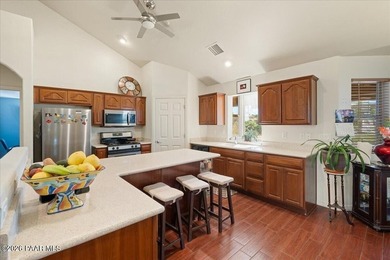 This beautifully maintained single-story ranch, built in 2004 - photo 6