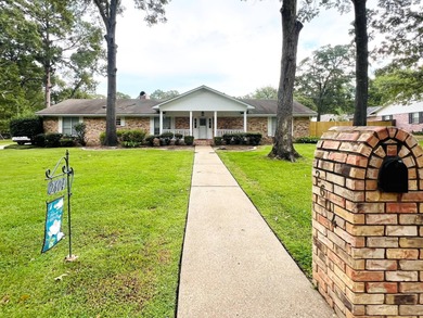 (private lake, pond, creek) Home For Sale in Magnolia Arkansas