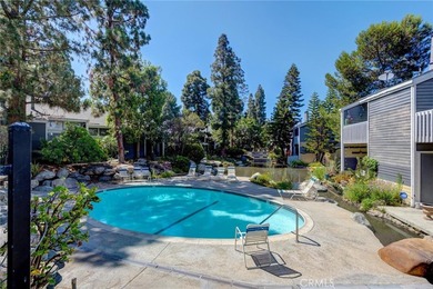 Welcome to this charming 1-bedroom, 1-bathroom two-story condo - photo 3