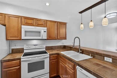 Welcome to this charming 1-bedroom, 1-bathroom two-story condo - photo 7