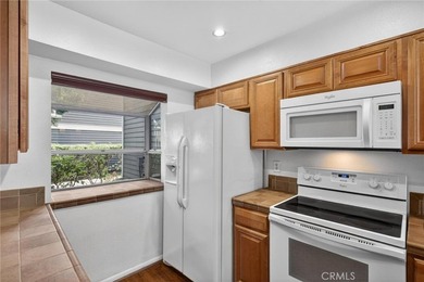 Welcome to this charming 1-bedroom, 1-bathroom two-story condo - photo 8