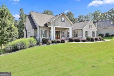 Welcome to this beautifully crafted 5-bedroom ranch home - photo 4