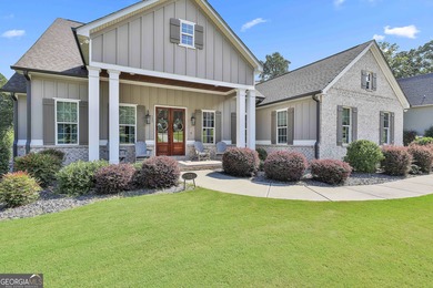 Welcome to this beautifully crafted 5-bedroom ranch home - photo 5