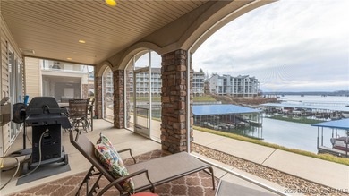 Welcome to this stunning 3-bedroom, 3-bathroom Lands' End condo