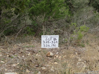 Lake Medina Lot For Sale in Lakehills Texas